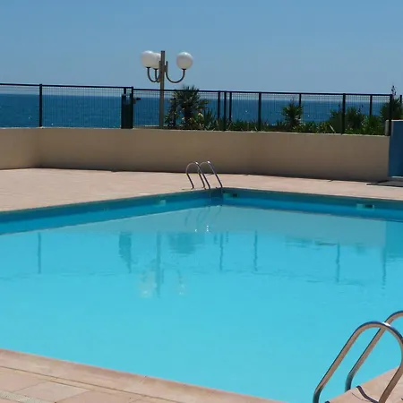 Confort 35m² Avec Terrasse, 2⭐, Wifi A - Fr-1-472a-163 Apartment *